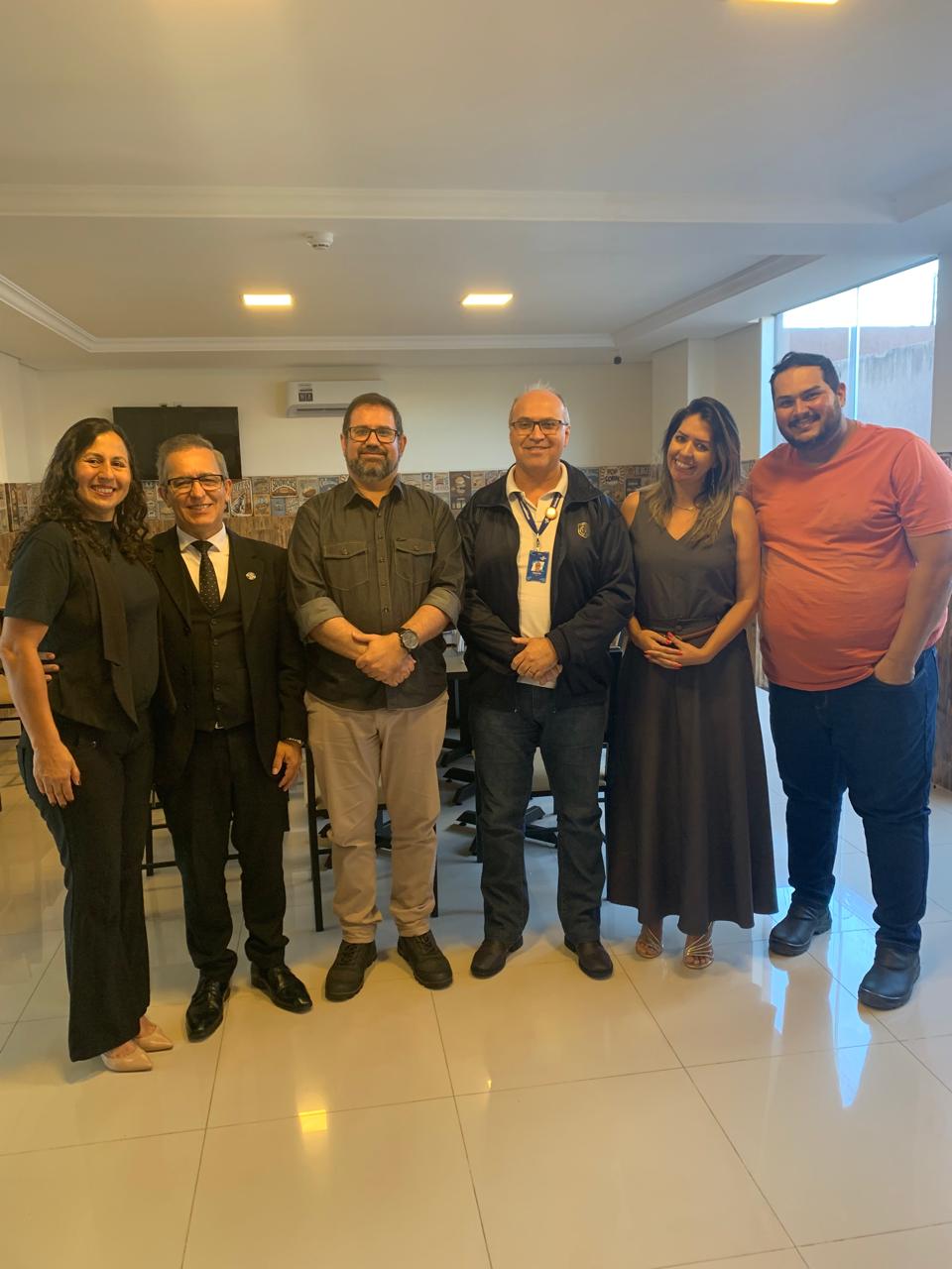 ACE ALEXÂNIA FIRMA PARCERIA COM SEBRAE PARA FORTALECER O COMÉRCIO LOCAL
